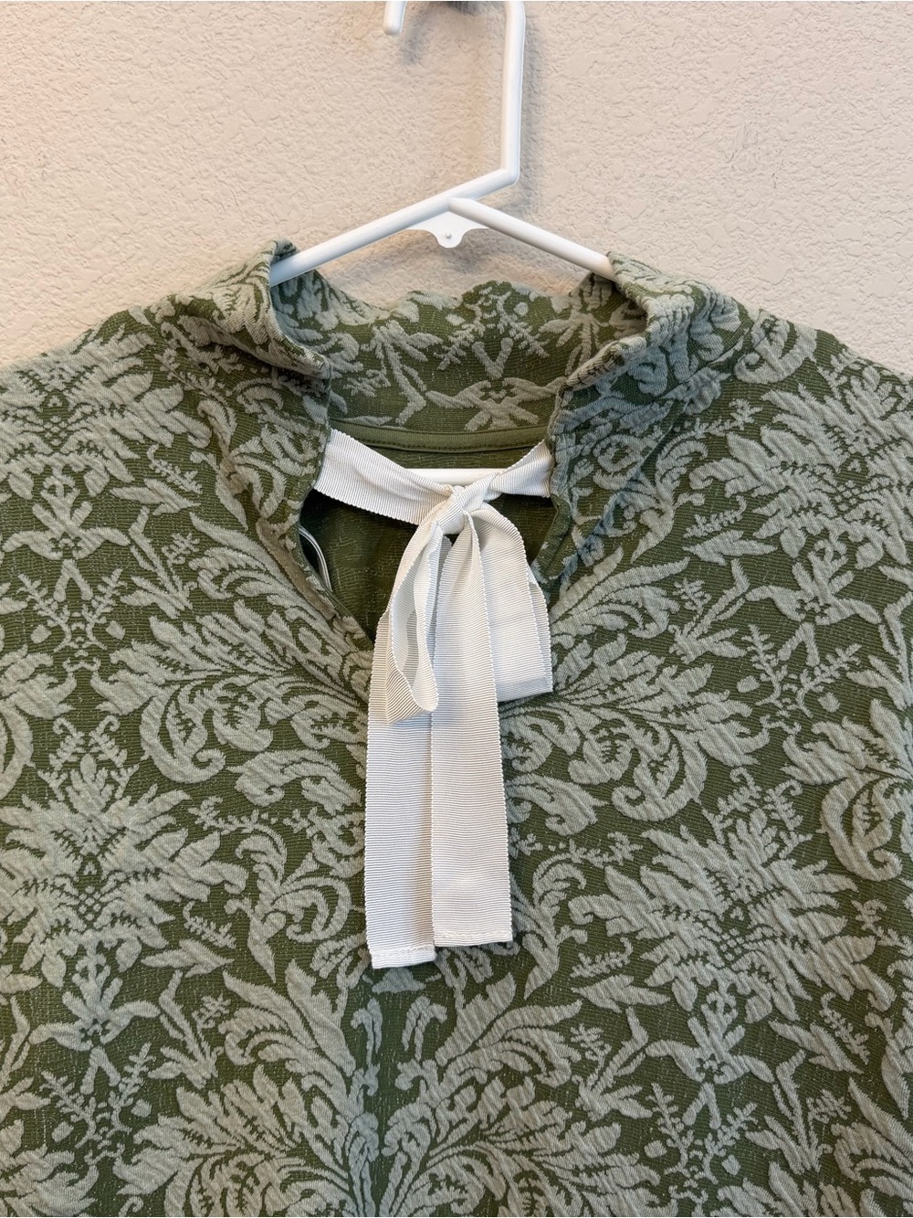 Anthropologie Olive Green Jacquard Puff-Sleeve Turtleneck Top Sz XL - Picture 8 of 11
